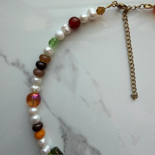 trick or teddy • half beaded half pearl necklace