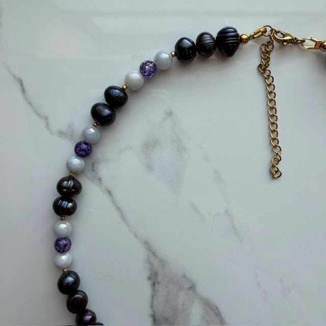i go 'round and 'round • half beaded half pearl necklace