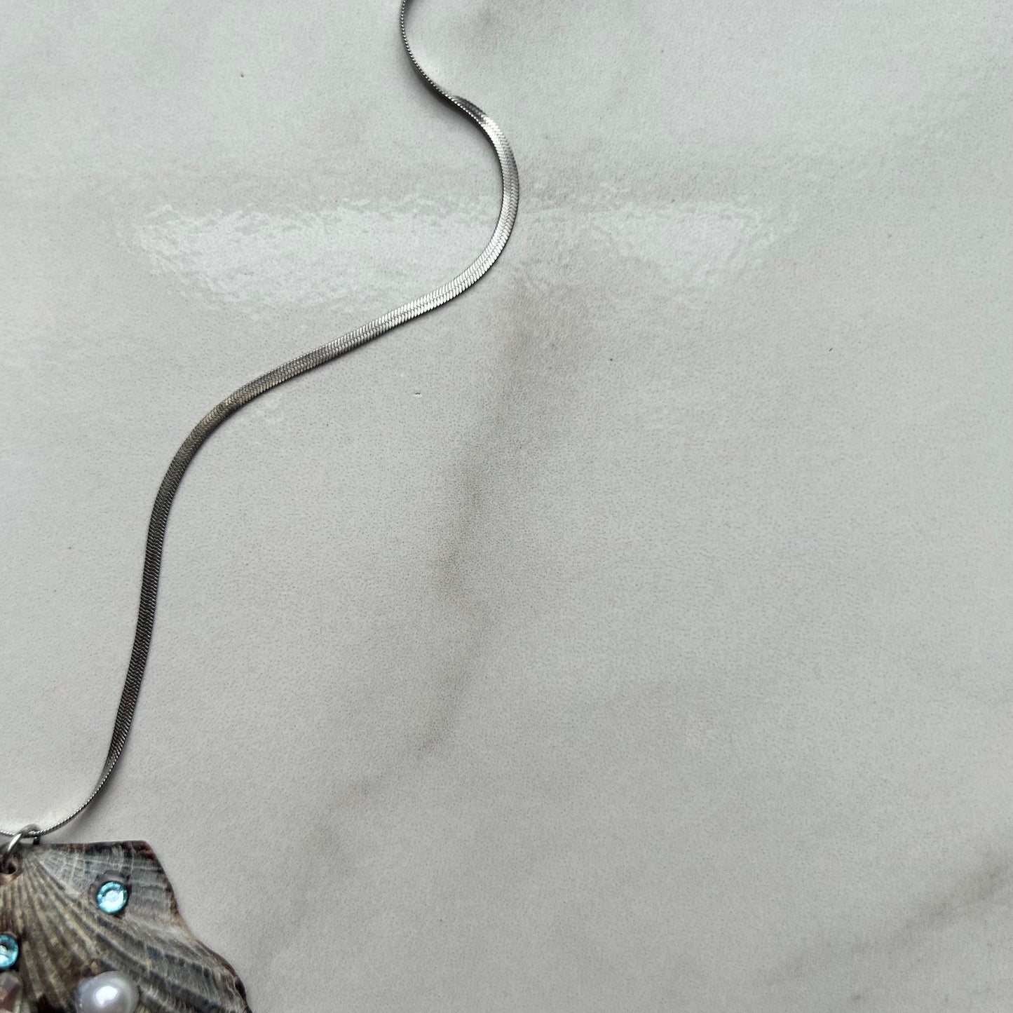 shelly baby • 18" stainless steel necklace