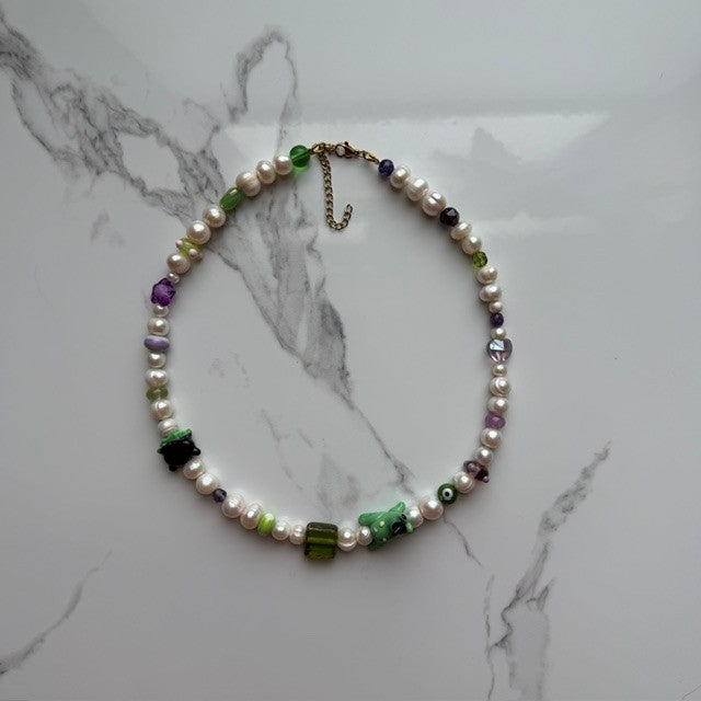 frog be brewing • half beaded half pearl necklace