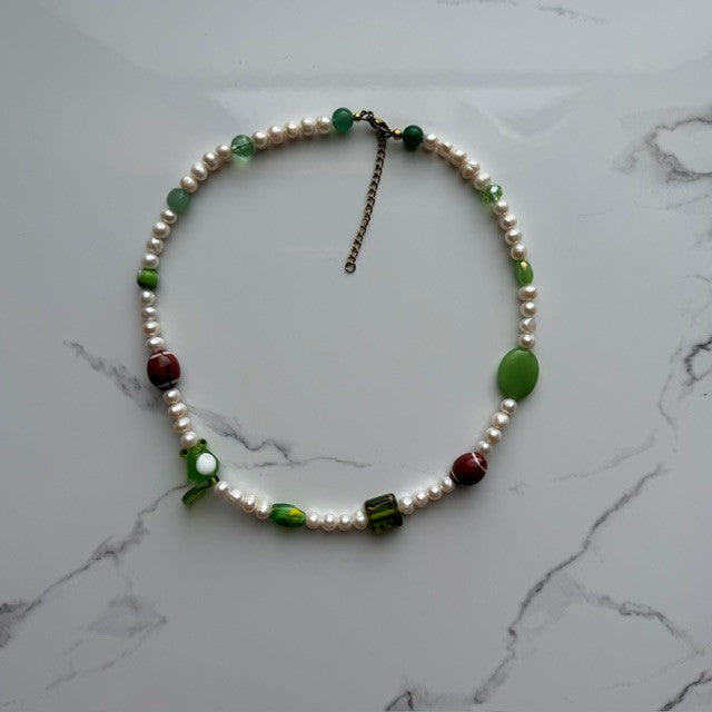 champions • half beaded half pearl necklace