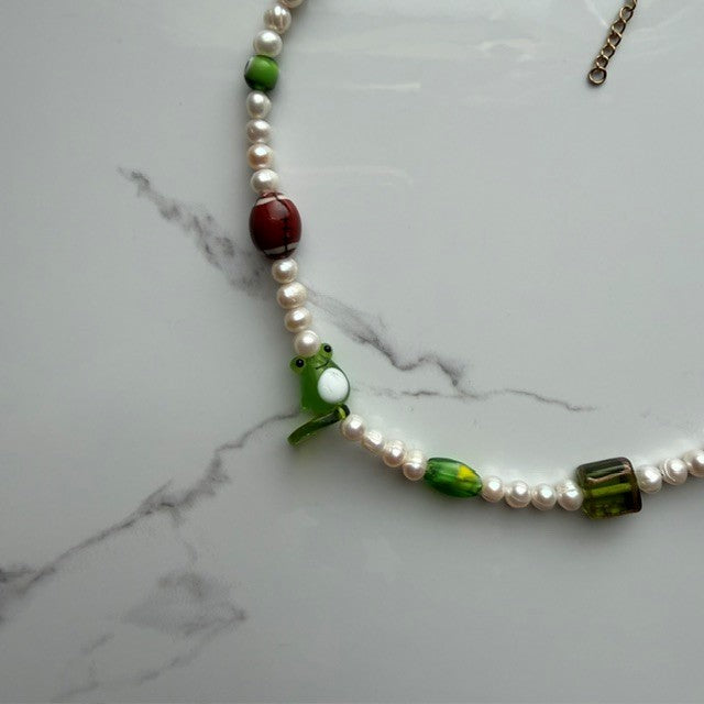 champions • half beaded half pearl necklace