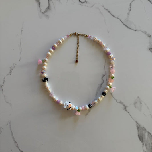 spotted in pink • half beaded half pearl necklace