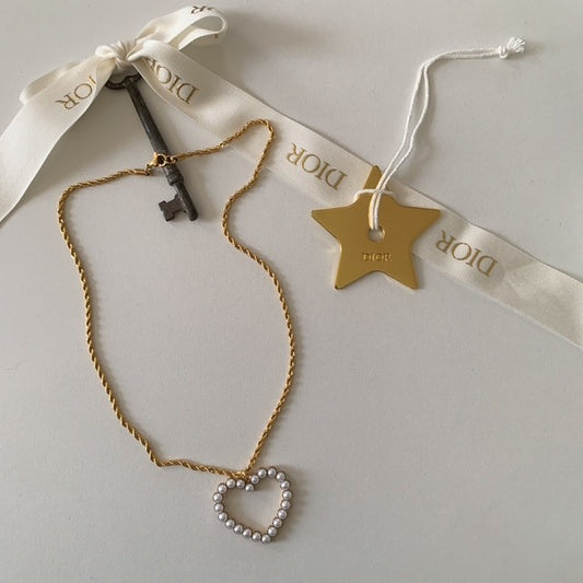 lady pearl in jail · rope link gold plated chain