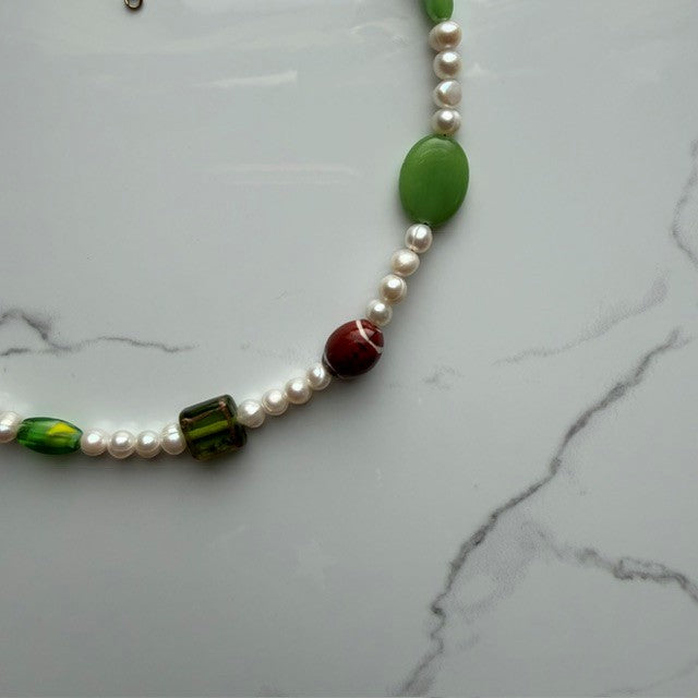 champions • half beaded half pearl necklace