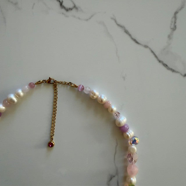 spotted in pink • half beaded half pearl necklace