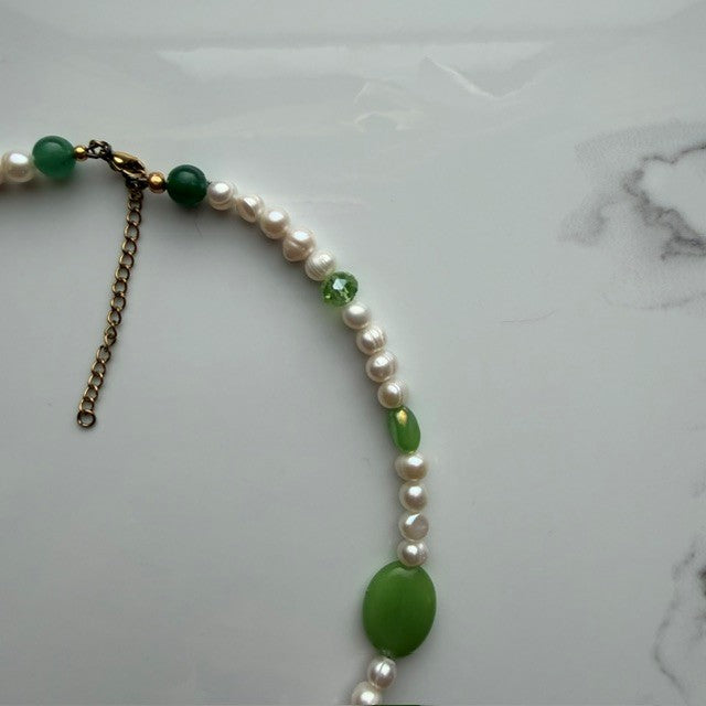 champions • half beaded half pearl necklace