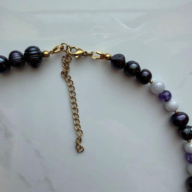 i go 'round and 'round • half beaded half pearl necklace