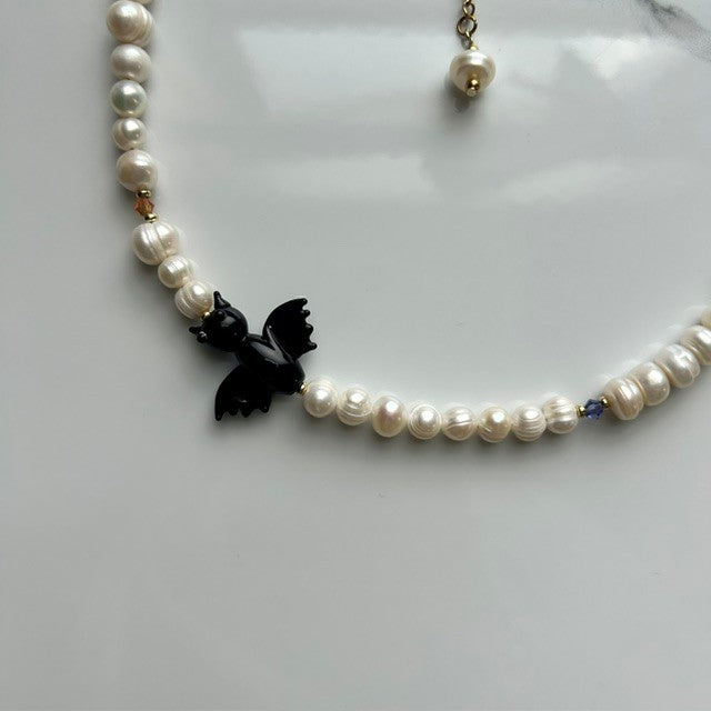 batty boop • half beaded half pearl necklace