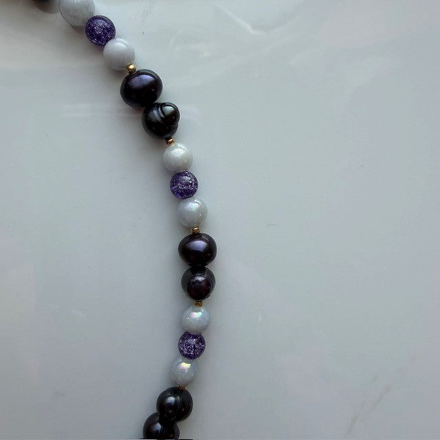 i go 'round and 'round • half beaded half pearl necklace