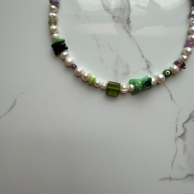frog be brewing • half beaded half pearl necklace