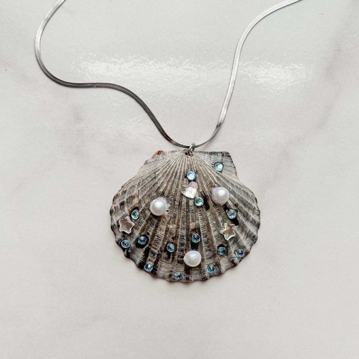 shelly baby • 18" stainless steel necklace