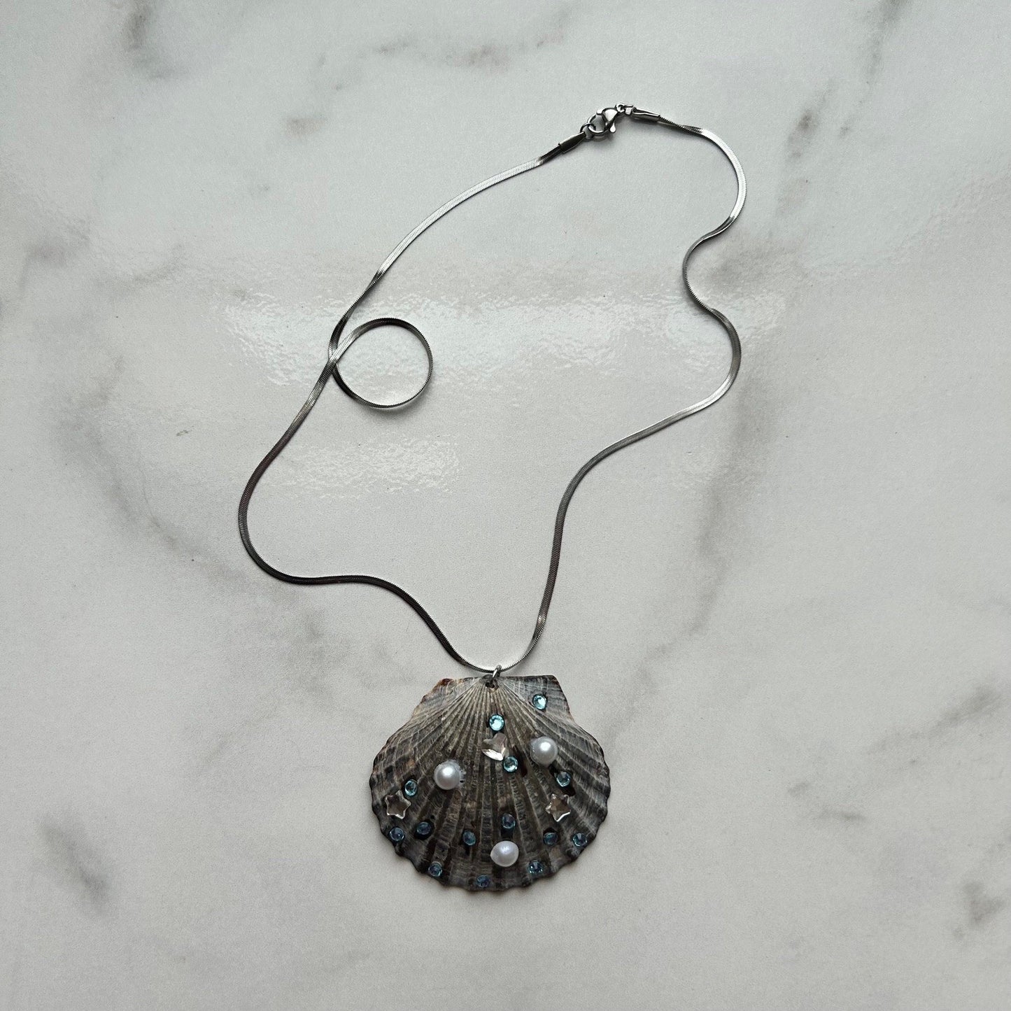 shelly baby • 18" stainless steel necklace