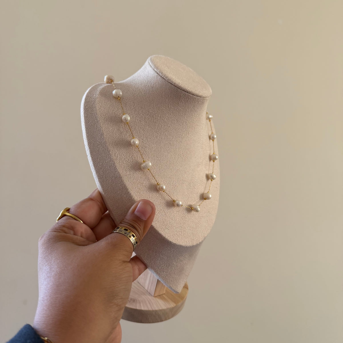 soft spot • pearl & chain necklace
